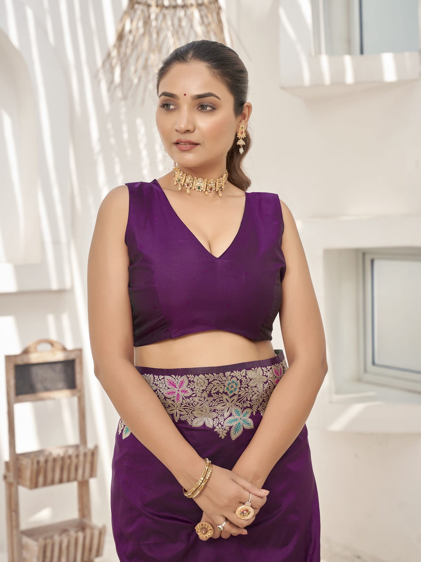 MANOHARI Banarasi Silk Blend Jacquard Work Saree - Purple