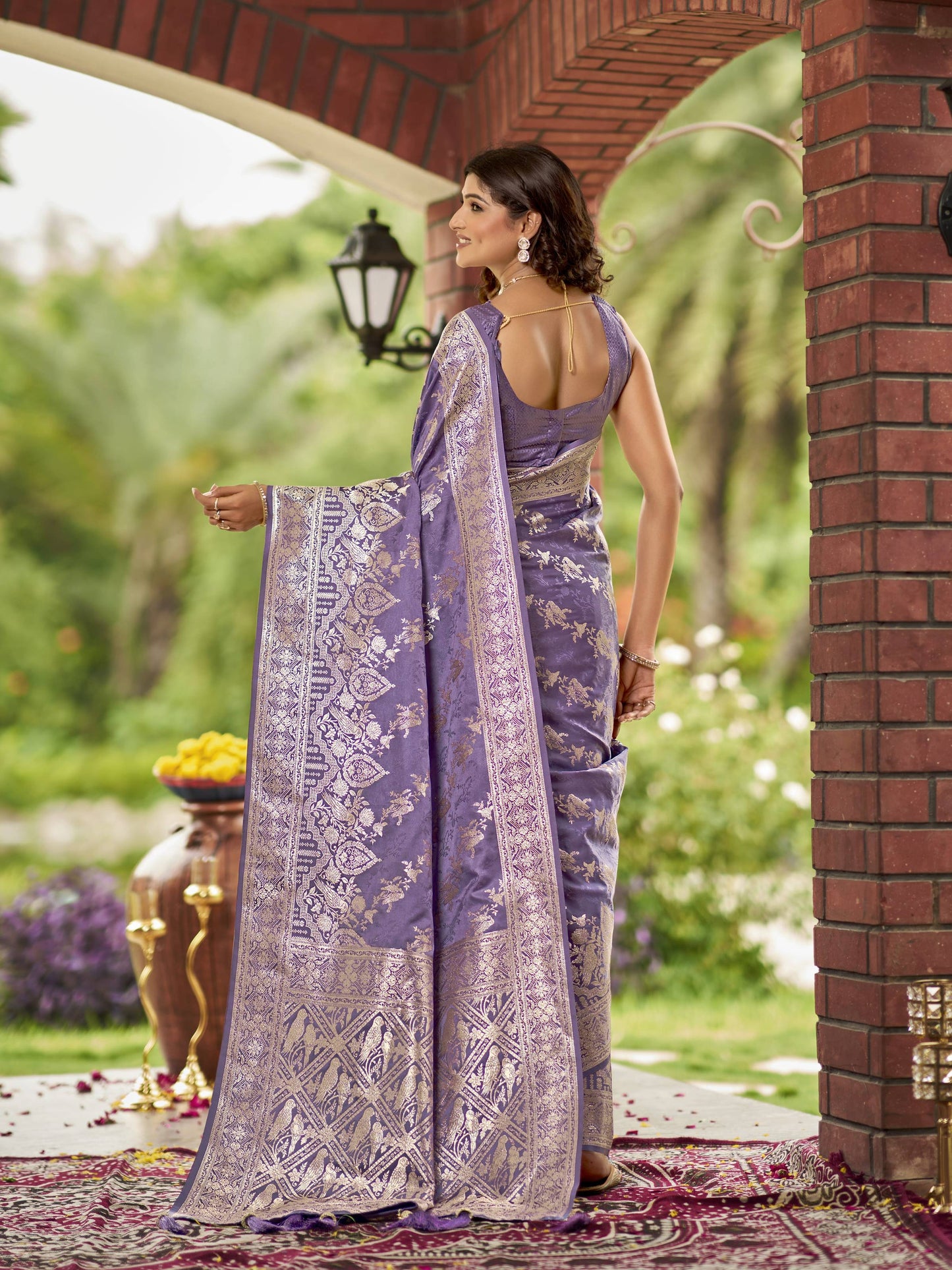 MANOHARI Banarasi Silk Blend Jacquard Work Saree - Purple