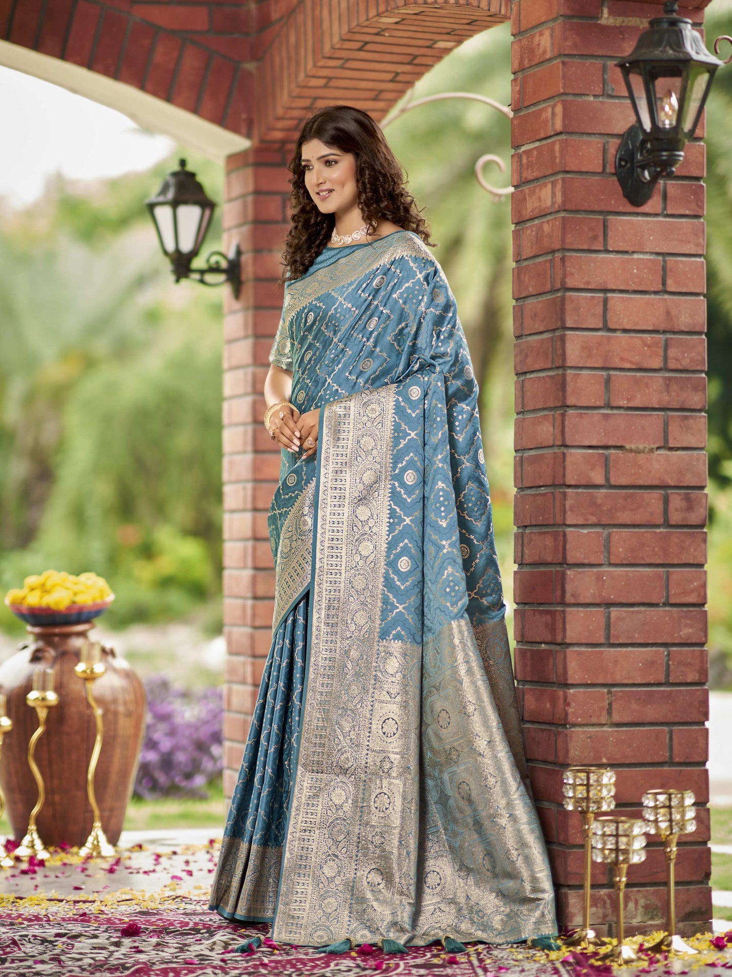 MANOHARI Banarasi Silk Blend Jacquard Work Saree - Blue