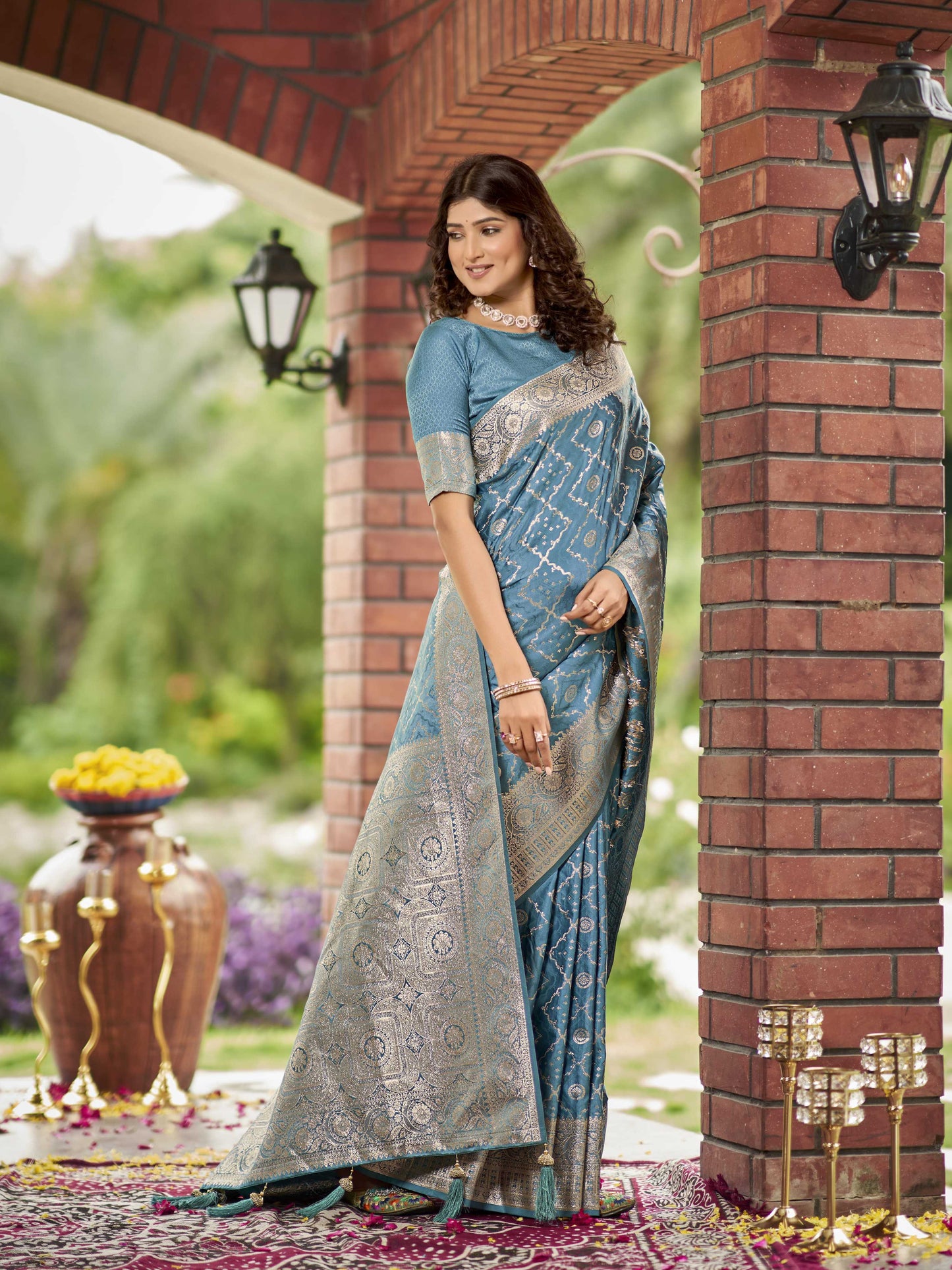 MANOHARI Banarasi Silk Blend Jacquard Work Saree - Blue