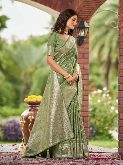 MANOHARI Banarasi Silk Blend Jacquard Work Saree - Green