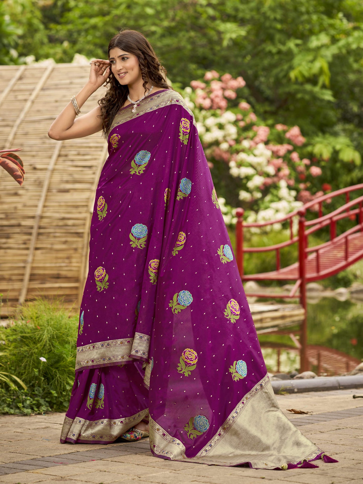 MANOHARI Banarasi Silk Blend Jacquard Work Saree - Pink