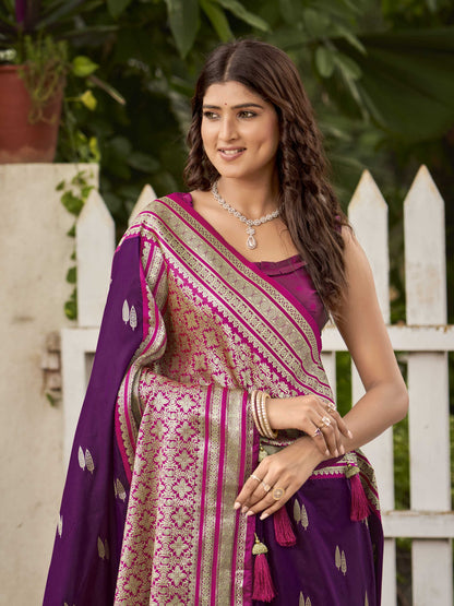 MANOHARI Banarasi Silk Blend Jacquard Work Saree - Purple