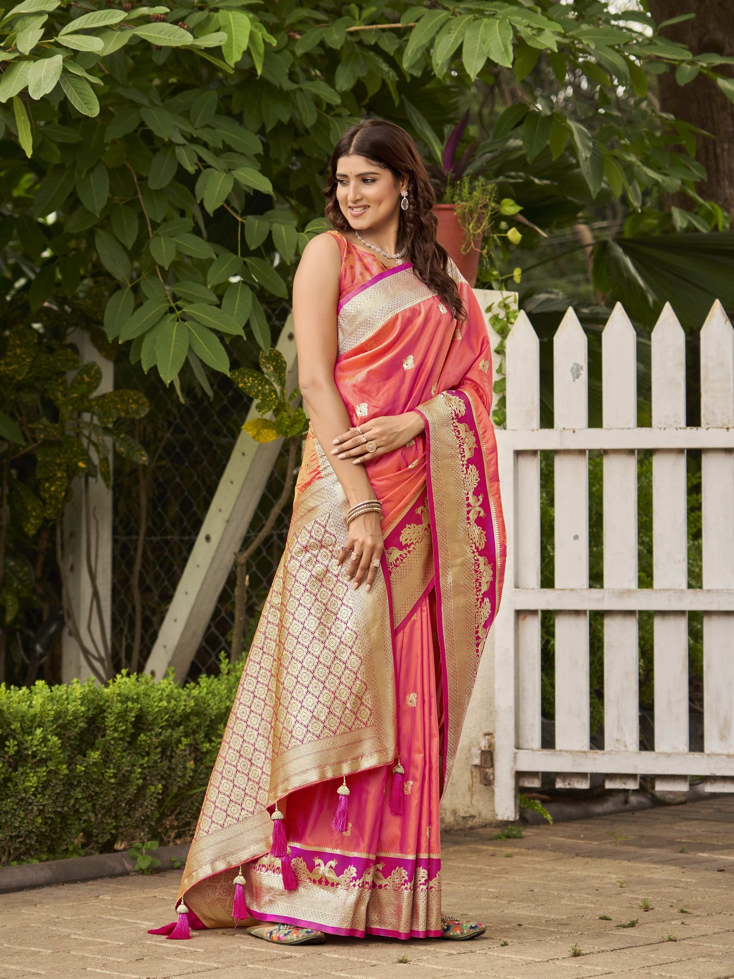 MANOHARI Banarasi Silk Blend Jacquard Work Saree - Orange