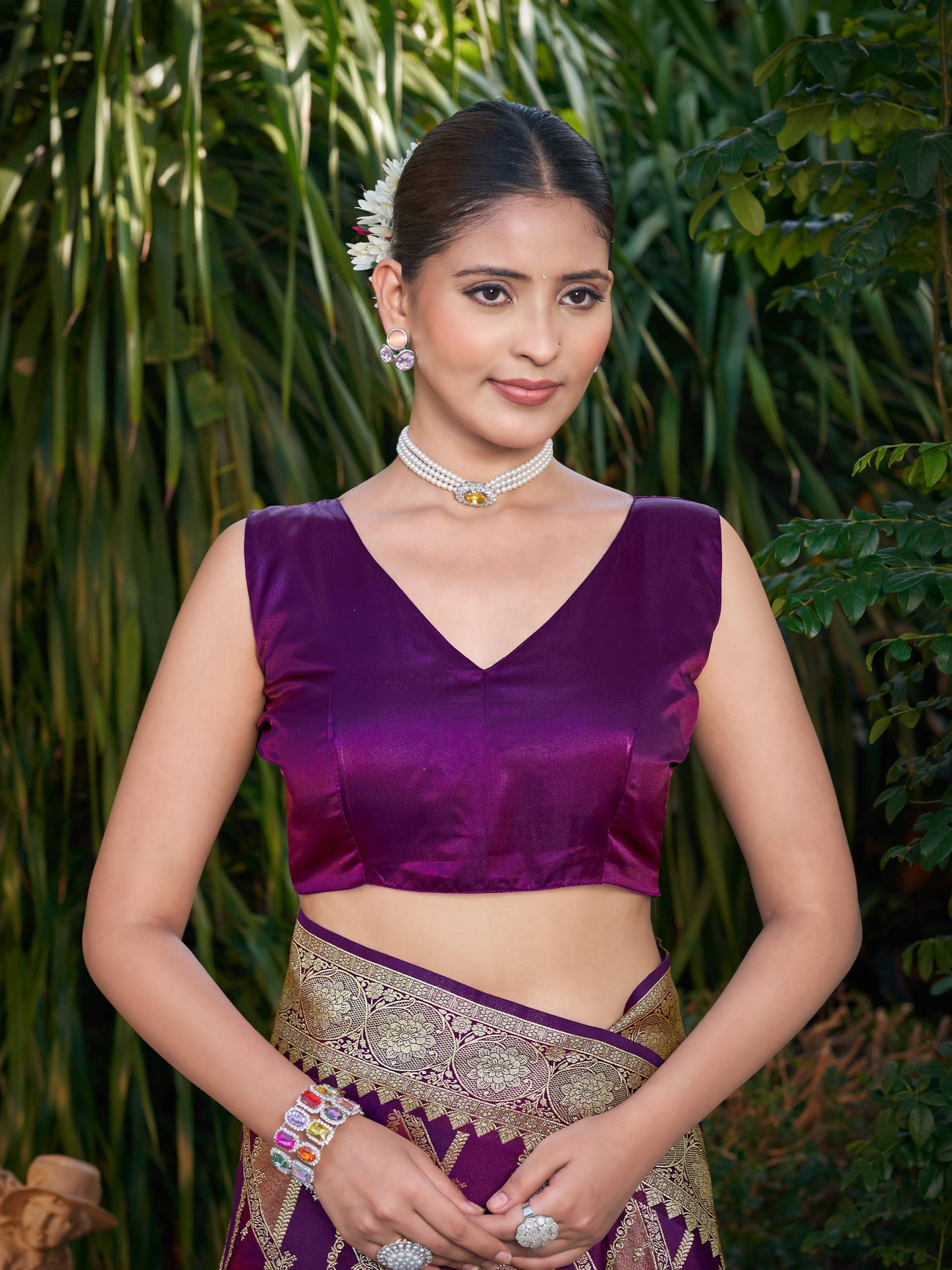MANOHARI Banarasi Silk Blend Jacquard Work Saree - Purple
