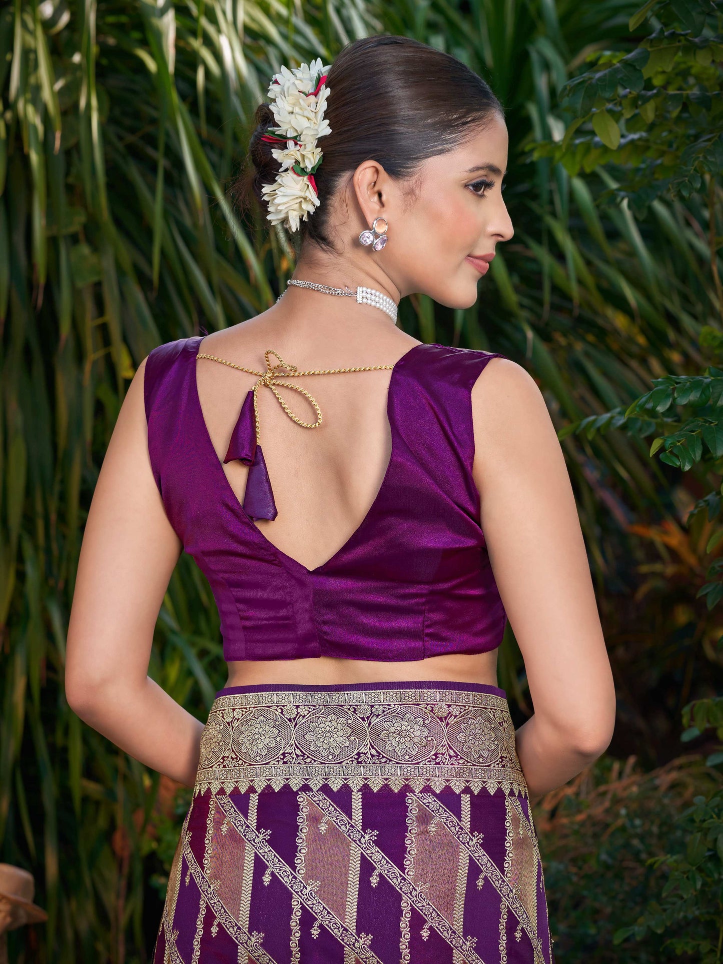 MANOHARI Banarasi Silk Blend Jacquard Work Saree - Purple