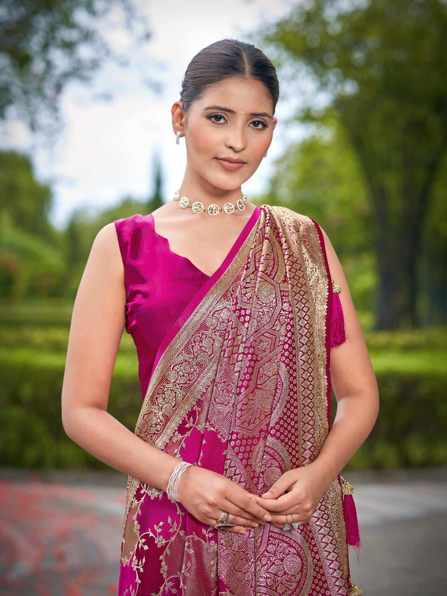 MANOHARI Banarasi Silk Blend Jacquard Work Saree - Pink