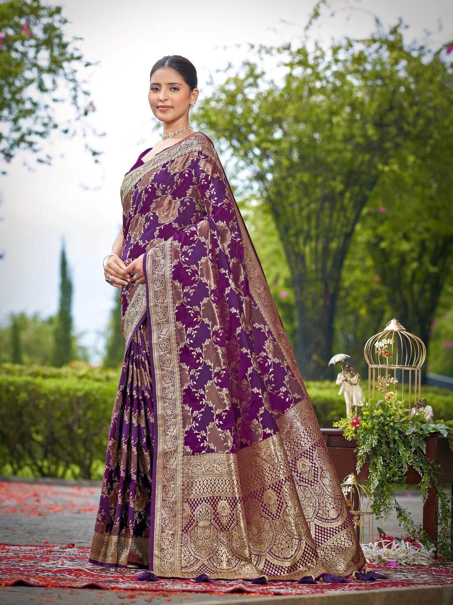 MANOHARI Banarasi Silk Blend Jacquard Work Saree - Purple
