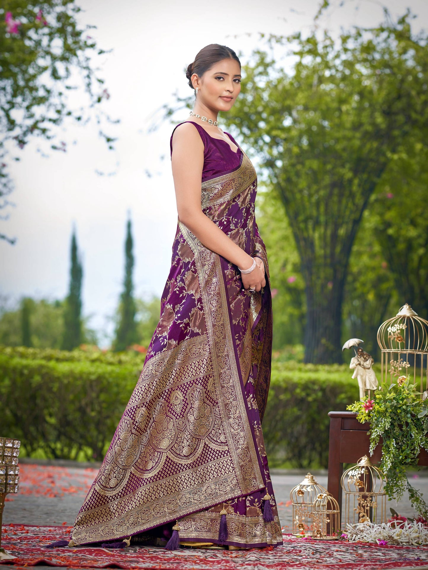MANOHARI Banarasi Silk Blend Jacquard Work Saree - Purple