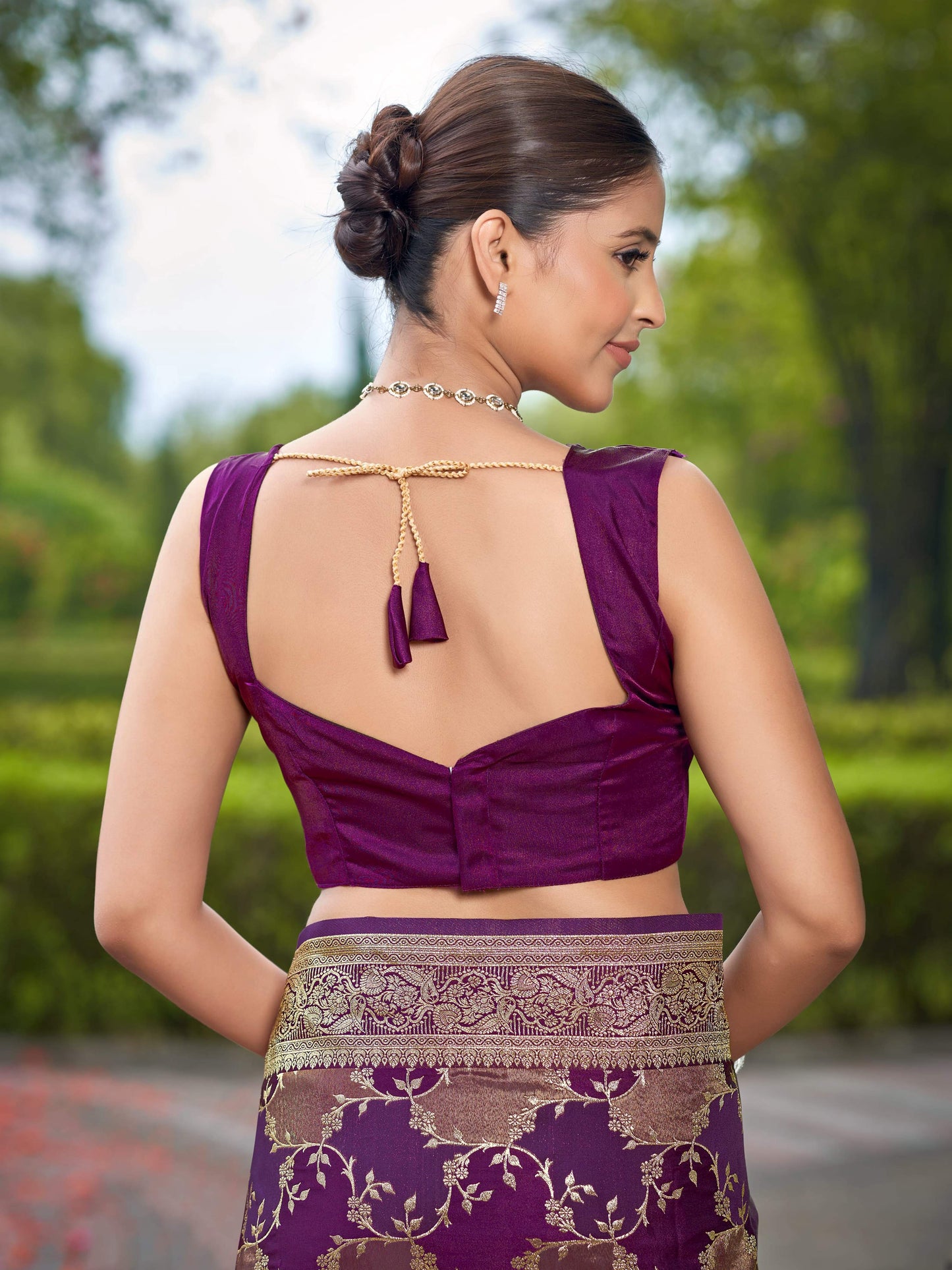 MANOHARI Banarasi Silk Blend Jacquard Work Saree - Purple