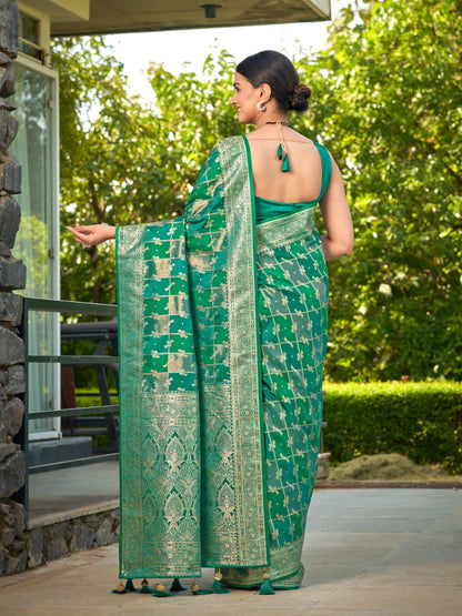 MANOHARI Banarasi Silk Blend Jacquard Work Saree - Green