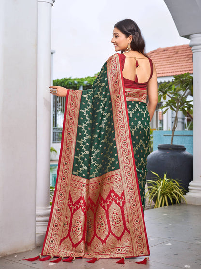 MANOHARI Banarasi Silk Blend Jacquard Work Saree - Green