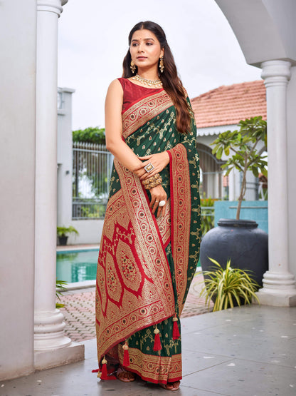 MANOHARI Banarasi Silk Blend Jacquard Work Saree - Green