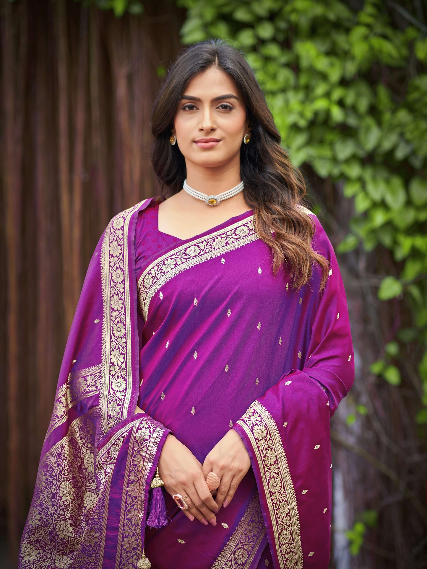 MANOHARI Banarasi Silk Blend Jacquard Work Saree - Purple