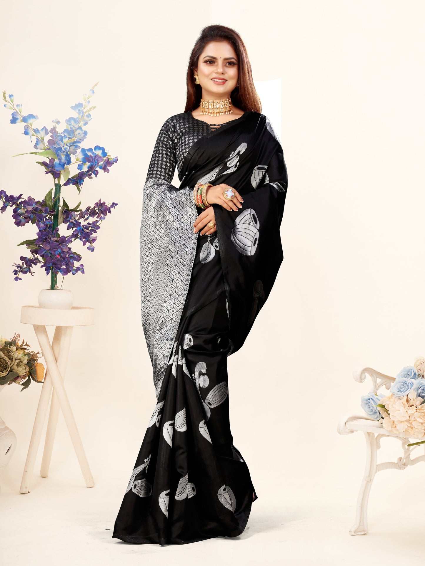 Vedant Vastram Litchi Silk Designer Banarasi Saree - Black