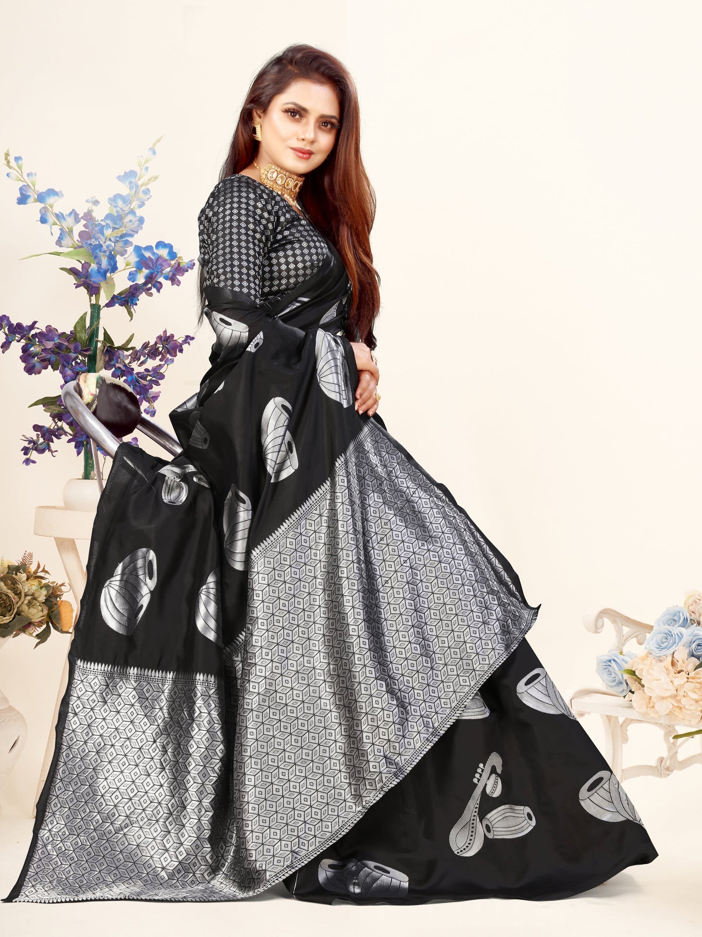 Vedant Vastram Litchi Silk Designer Banarasi Saree - Black