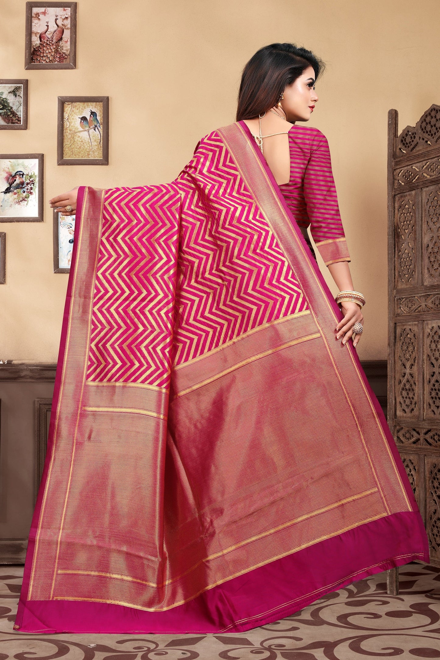 Vedant Vastram Litchi Silk Designer Banarasi Saree - Magenta