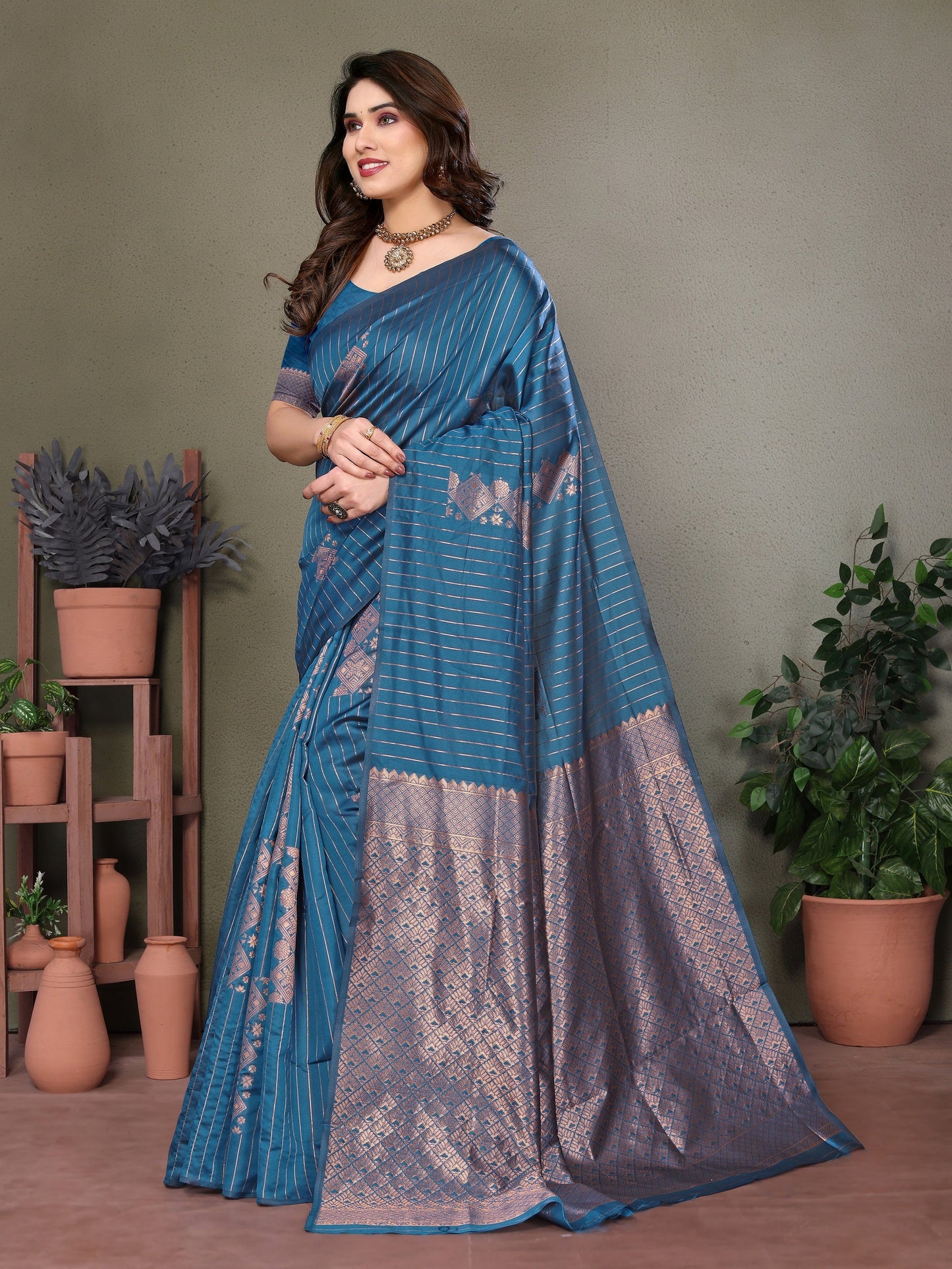 Vedant Vastram Litchi Silk Banarasi Silk Saree - Rama