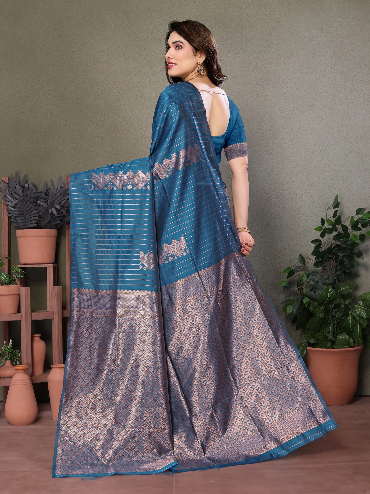 Vedant Vastram Litchi Silk Banarasi Silk Saree - Rama