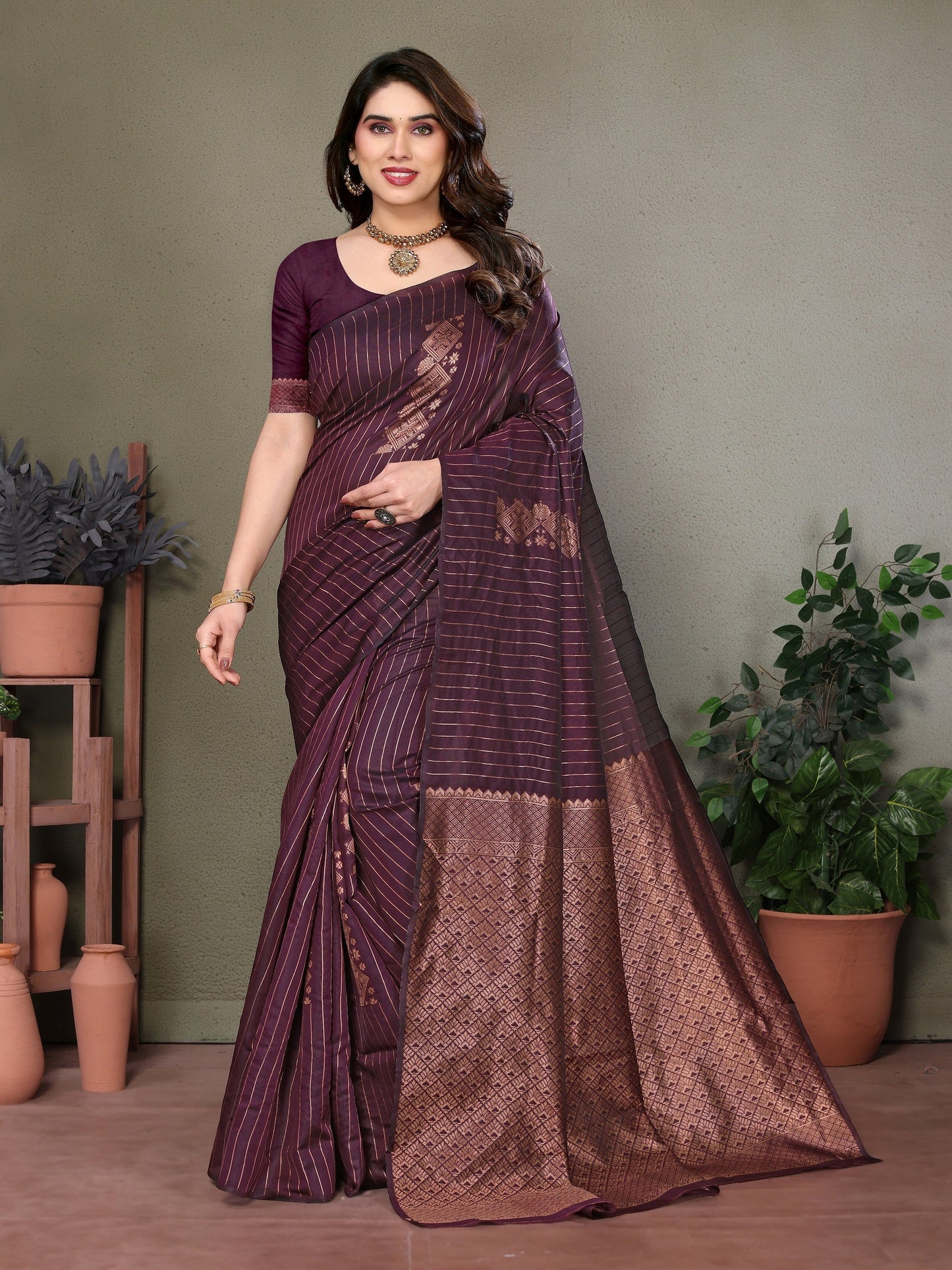 Vedant Vastram Litchi Silk Banarasi Silk Saree - Wine
