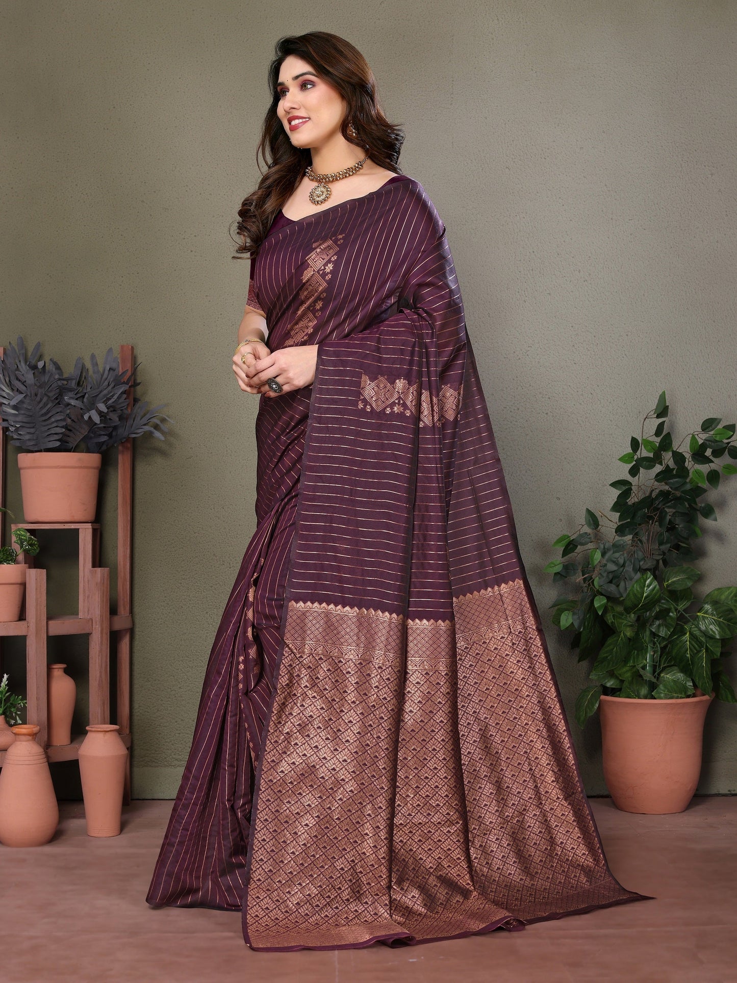 Vedant Vastram Litchi Silk Banarasi Silk Saree - Wine