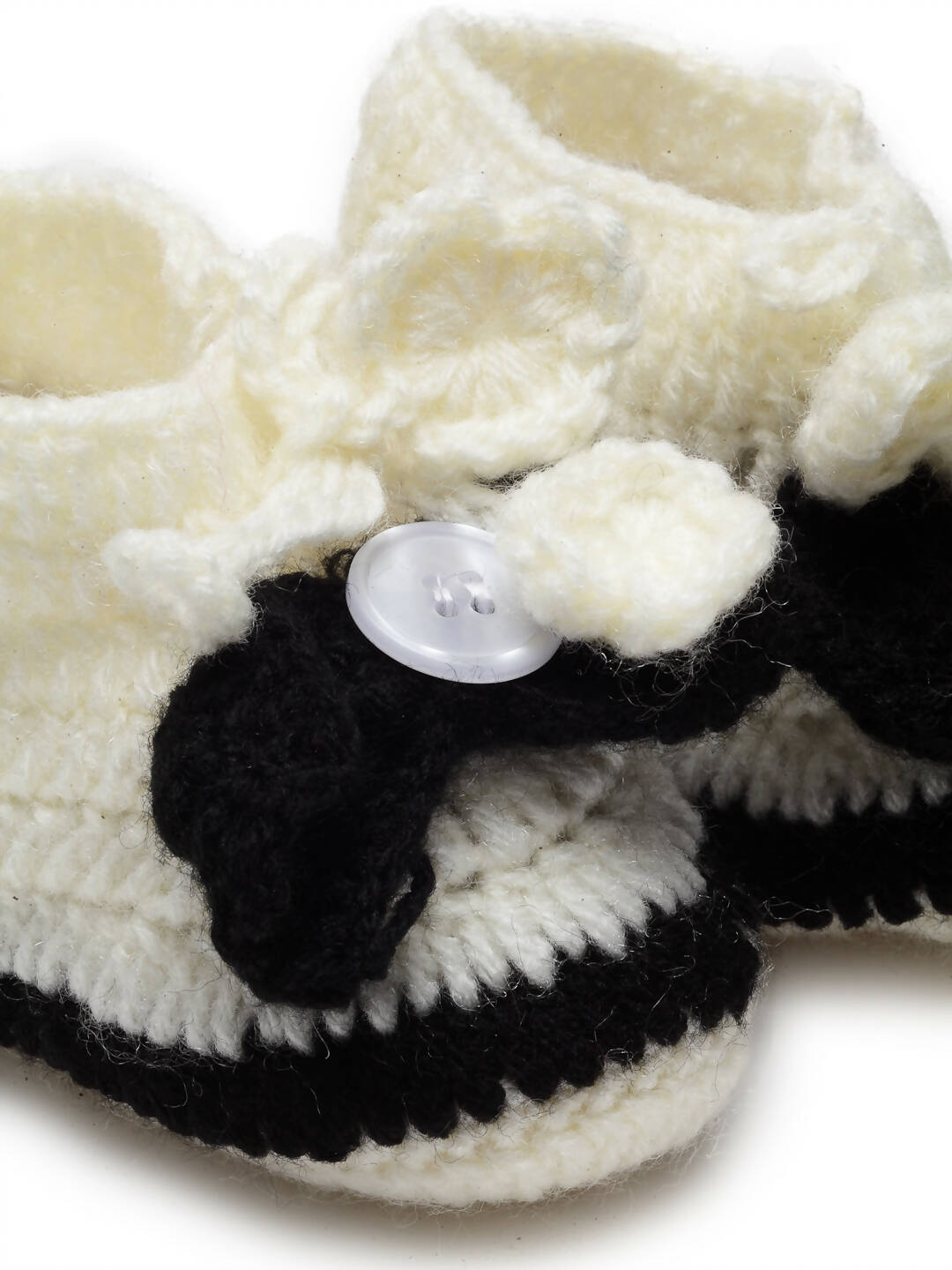 Chutput Kids Woollen Hand Knitted Self Desgin Booties - Cream