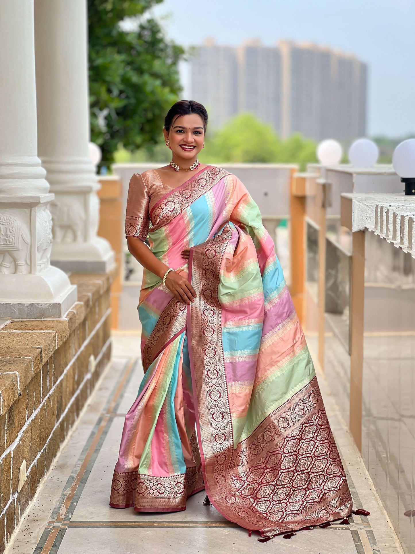 Vedant Vastram Soft Litchi Silk Fancy Jacquard Bollywood Saree - Maroon