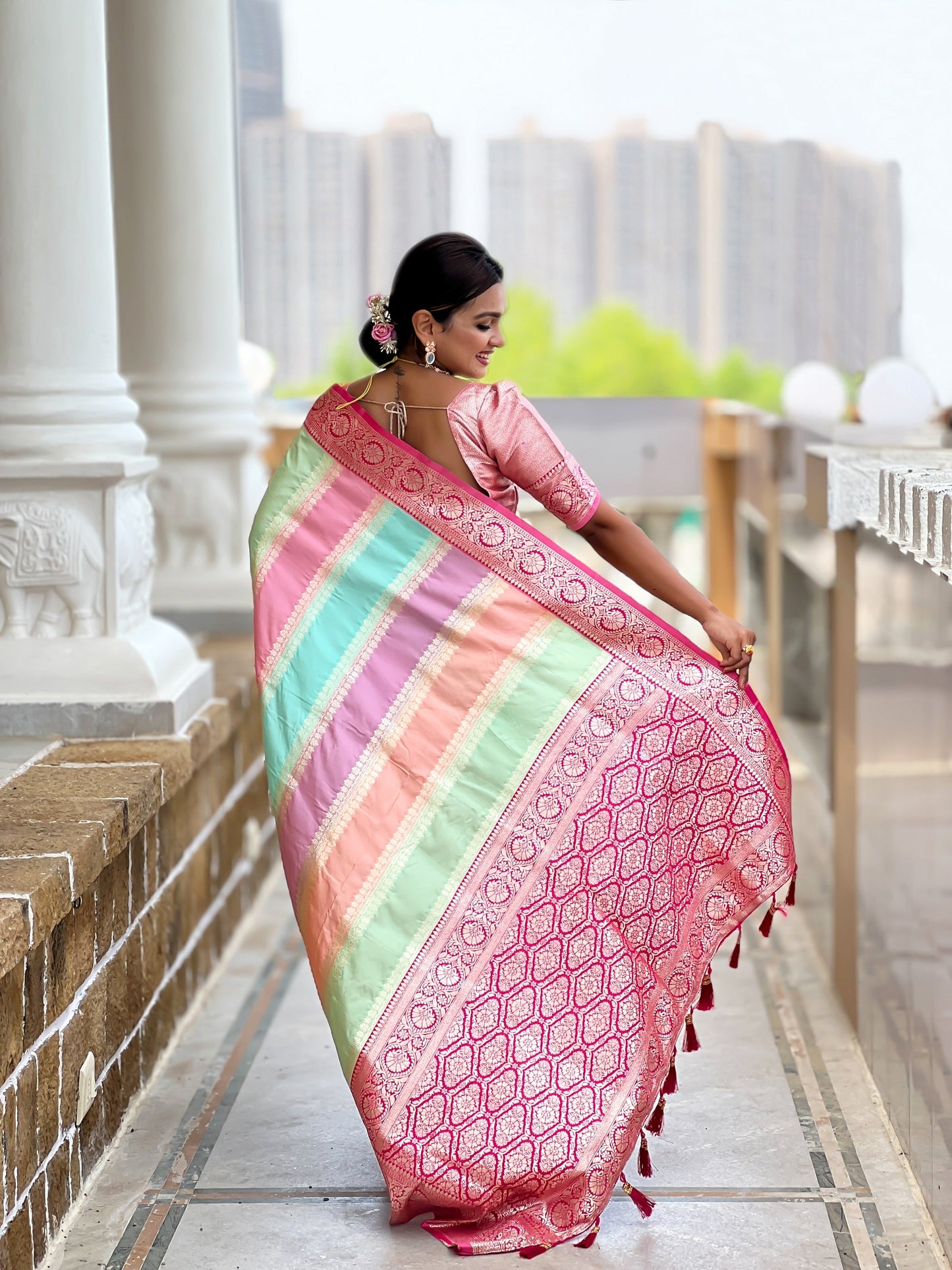 Vedant Vastram Soft Litchi Silk Fancy Jacquard Bollywood Saree - Pink