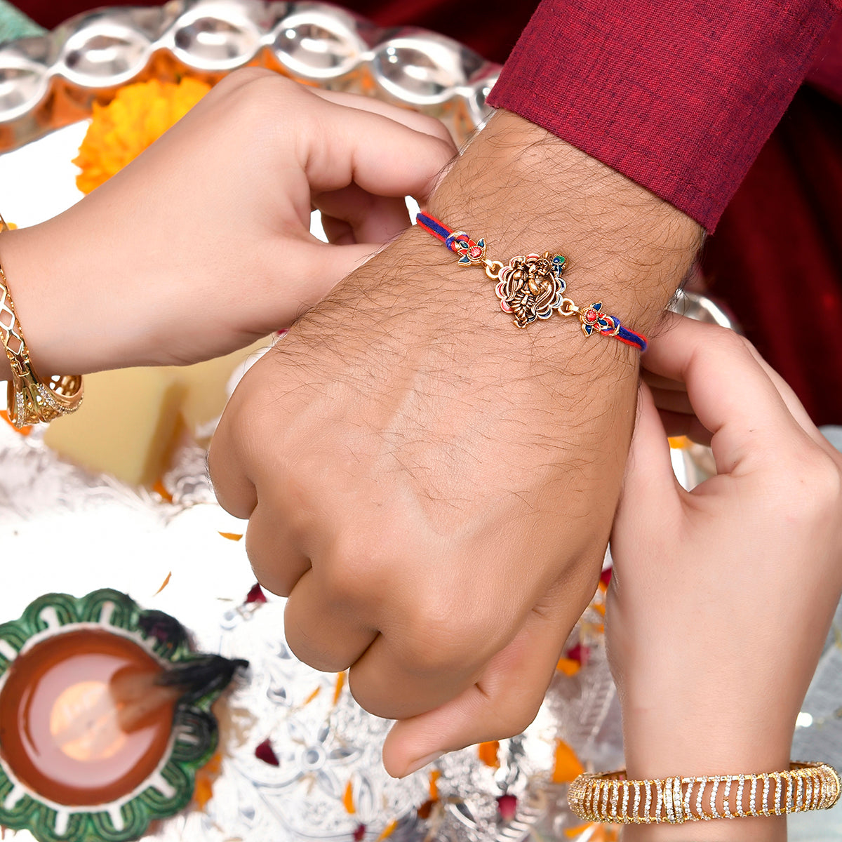 trueBrowns X Voylla Traditional Lord Krishna Motif Thread Rakhi