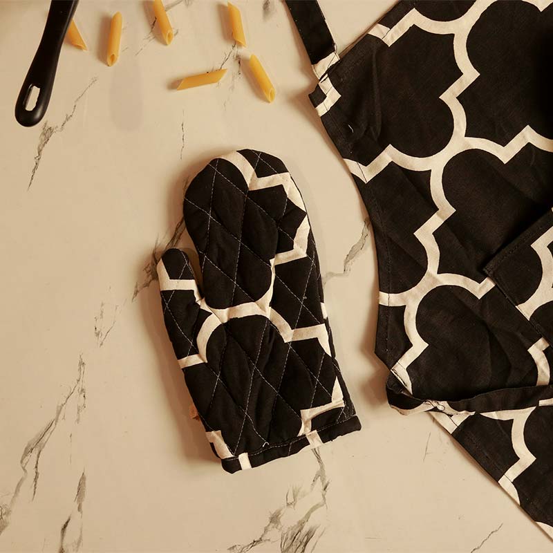 Abstract Black & White Kitchen Apron, Glove & Potholder Set
