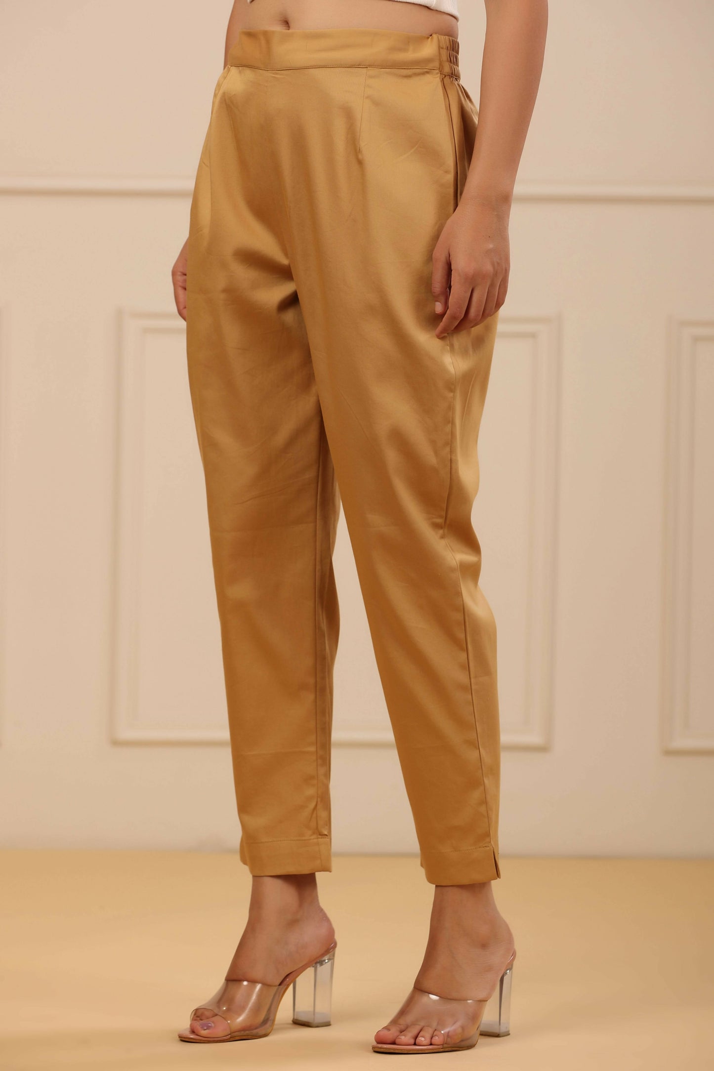 Juniper Women's Beige Solid Straight Slim Pant