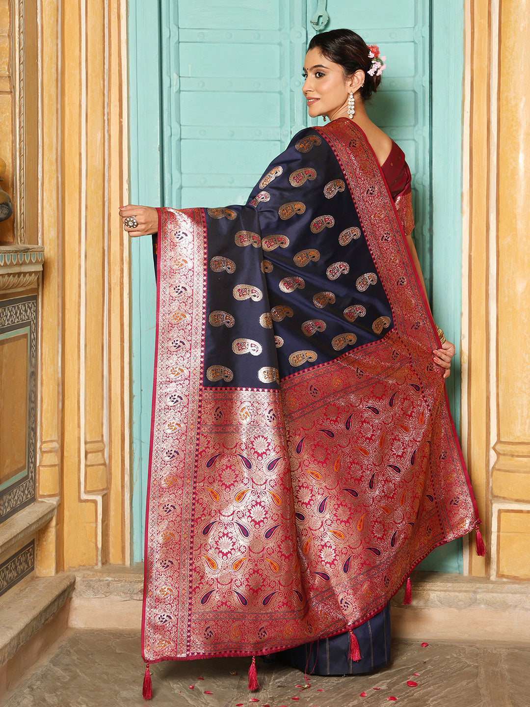 Anaita Navy Silk Woven Saree With Blouse