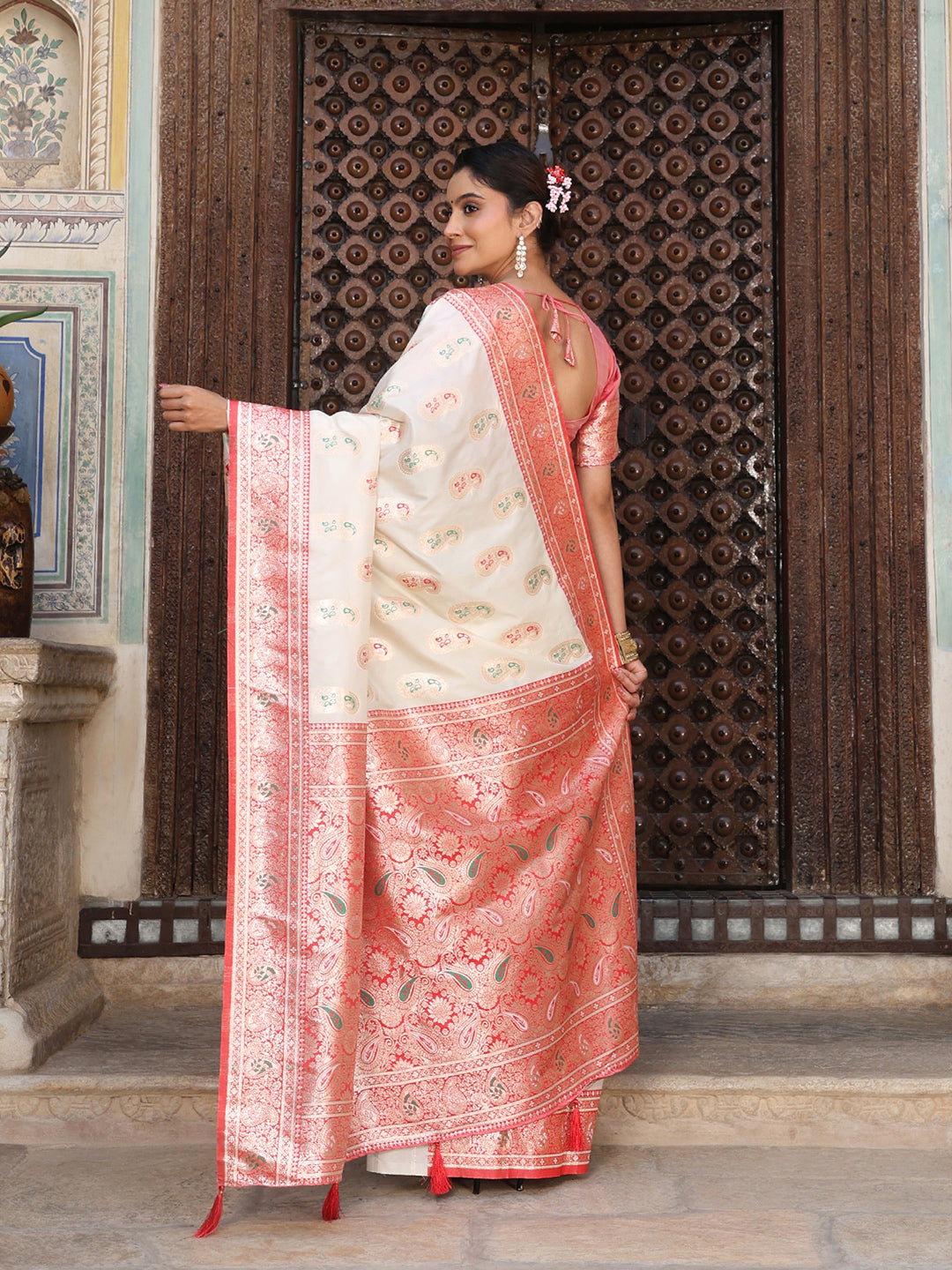 Anaita Off White Silk Woven Saree With Blouse
