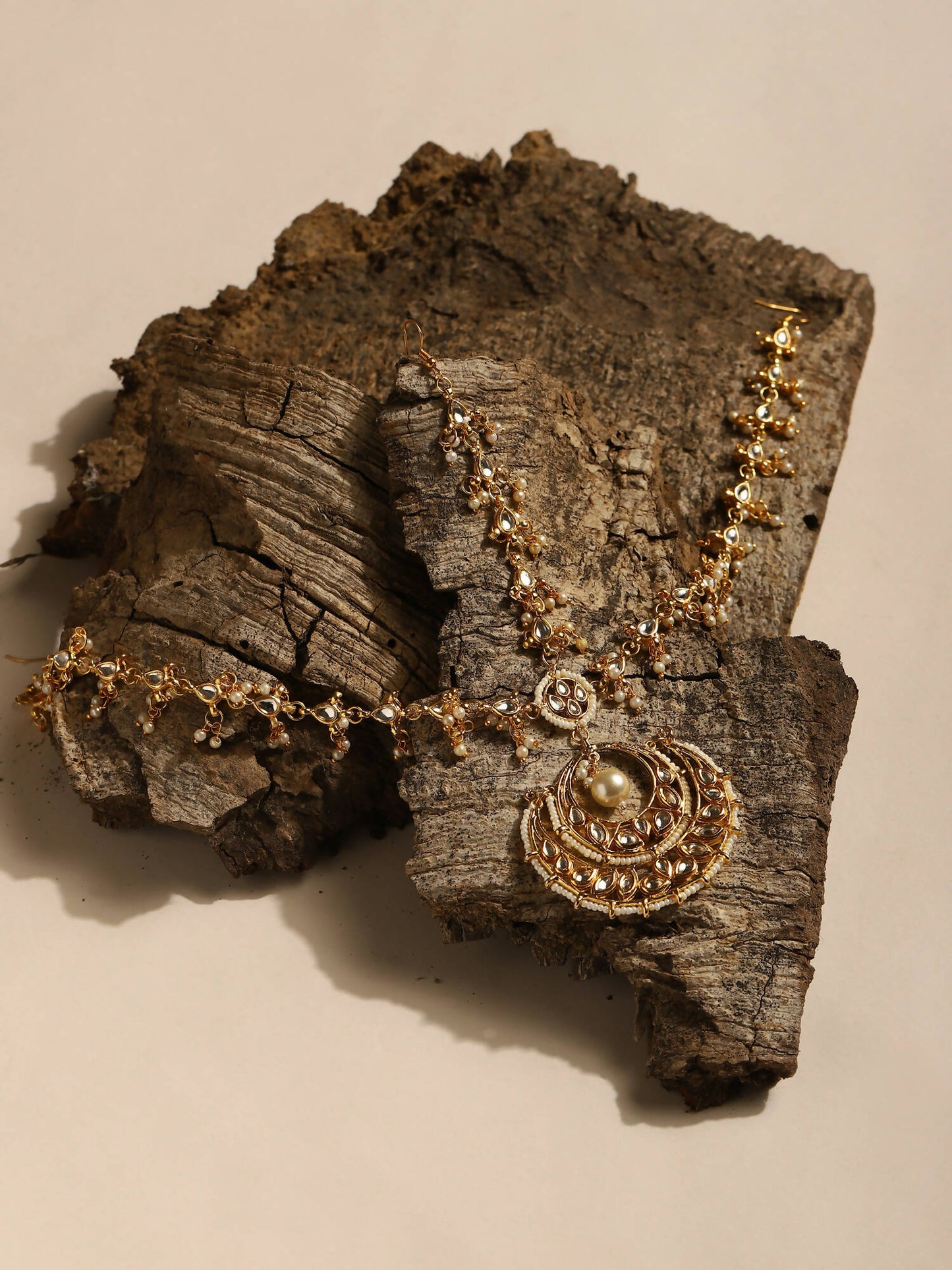 Women's Gold-Polished Kundan Mathapatti Head Jewellery - Ruby Raang