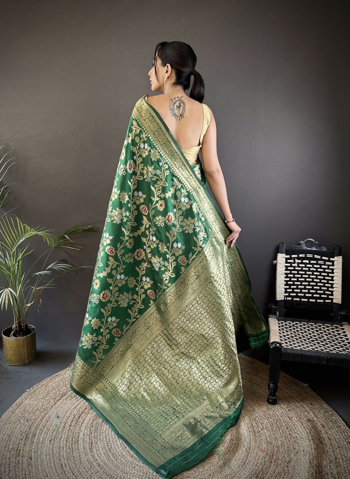 Joban Fashion Green Floral & Ethnic Motifs Design Soft Silk Meenakari Banarasi Saree