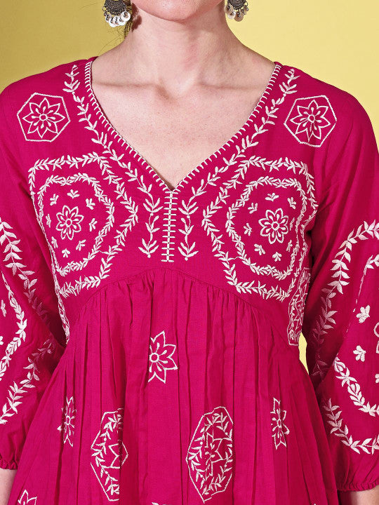 Tikhi Imli Embroidered V-Neck Three-Quarter Sleeves Pure Cotton Tunic With Trouser