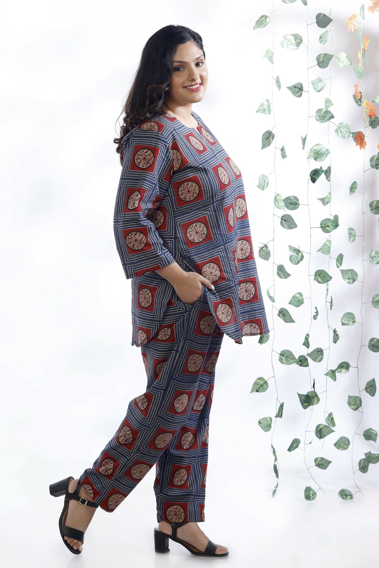 Breathables Women’S Blue Cotton Geometric Print Loungewear Co-Ord Set – Hip-Length Kurta & Pants