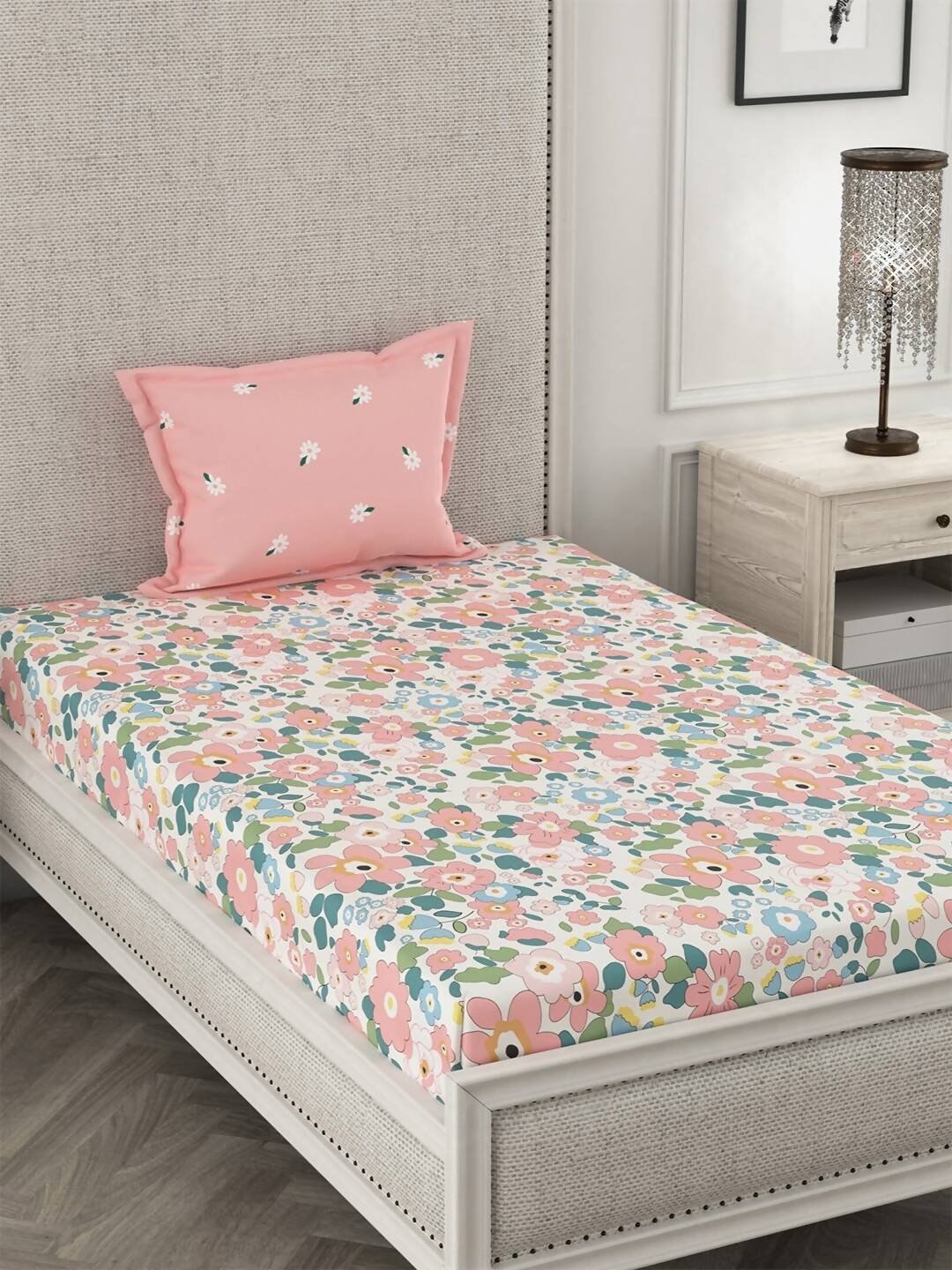 CHHAVI INDIA Pink & Blue Floral 210 TC Bedsheet with Pillow Covers