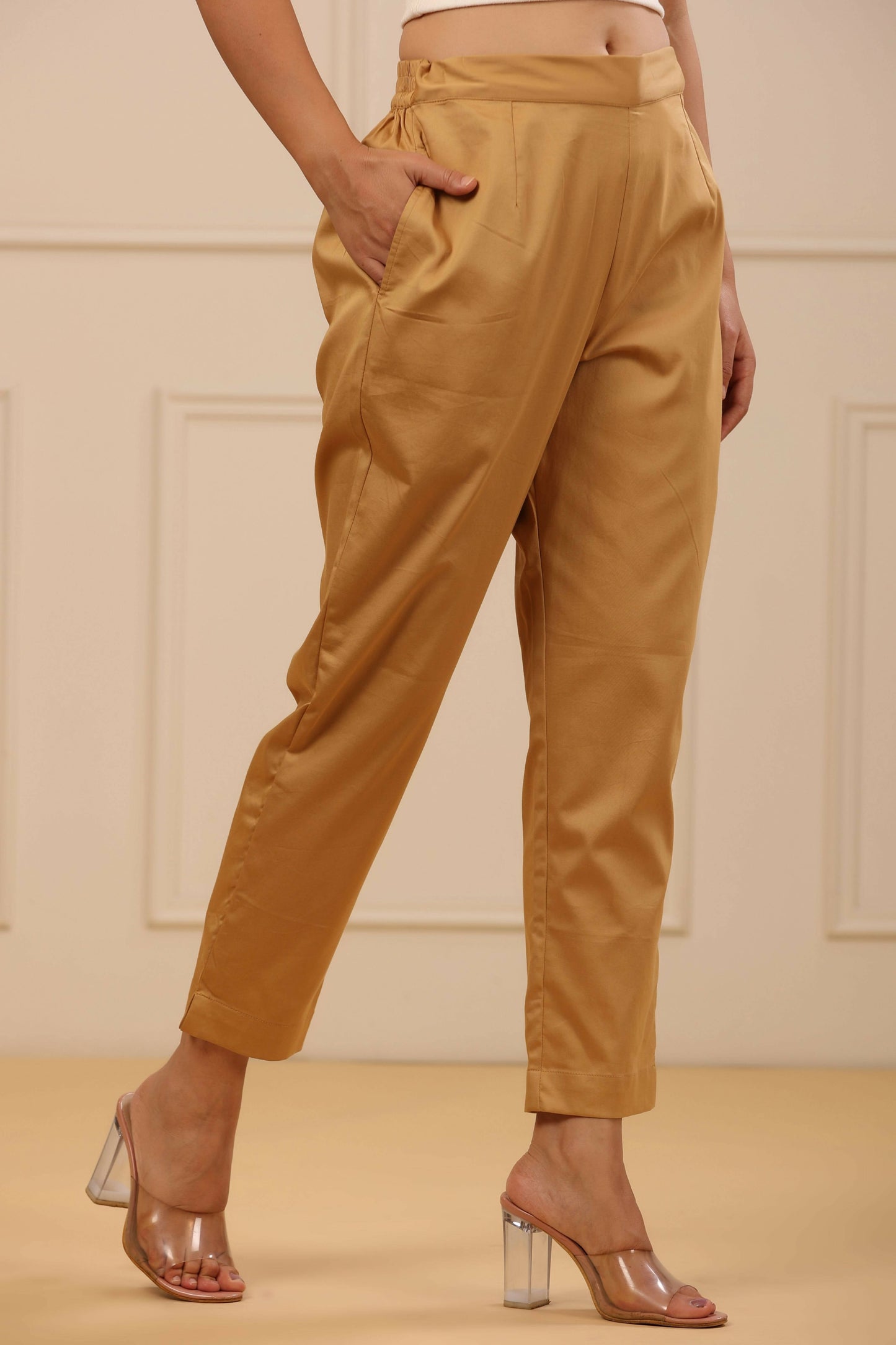 Juniper Women's Beige Solid Straight Slim Pant