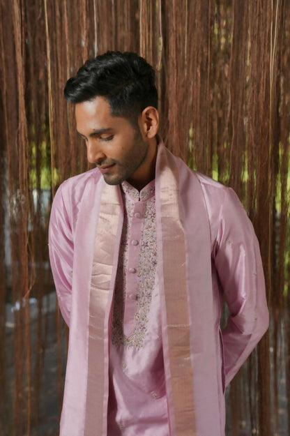 Lavender Kanjivaram Machien Embroidered Pattu Set by Hilo Design