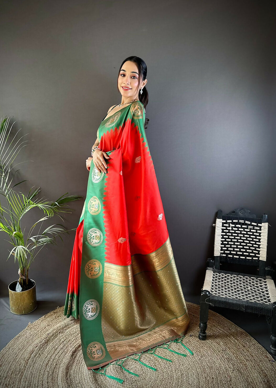 Joban Fashion Green Butti Banarasi Silk Sarees