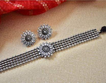 Mominos Fashion Silver color Necklace with Kundan work Mangalsutra