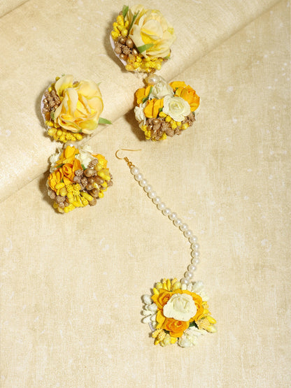 Yellow Gold-Polished Flower Maang Tika Earrings - Ruby Raang