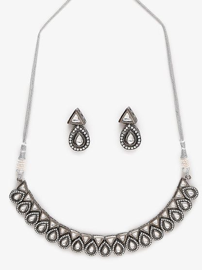 Silver Kundan Choker With Earrings And Maang Tikka - Ruby Raang