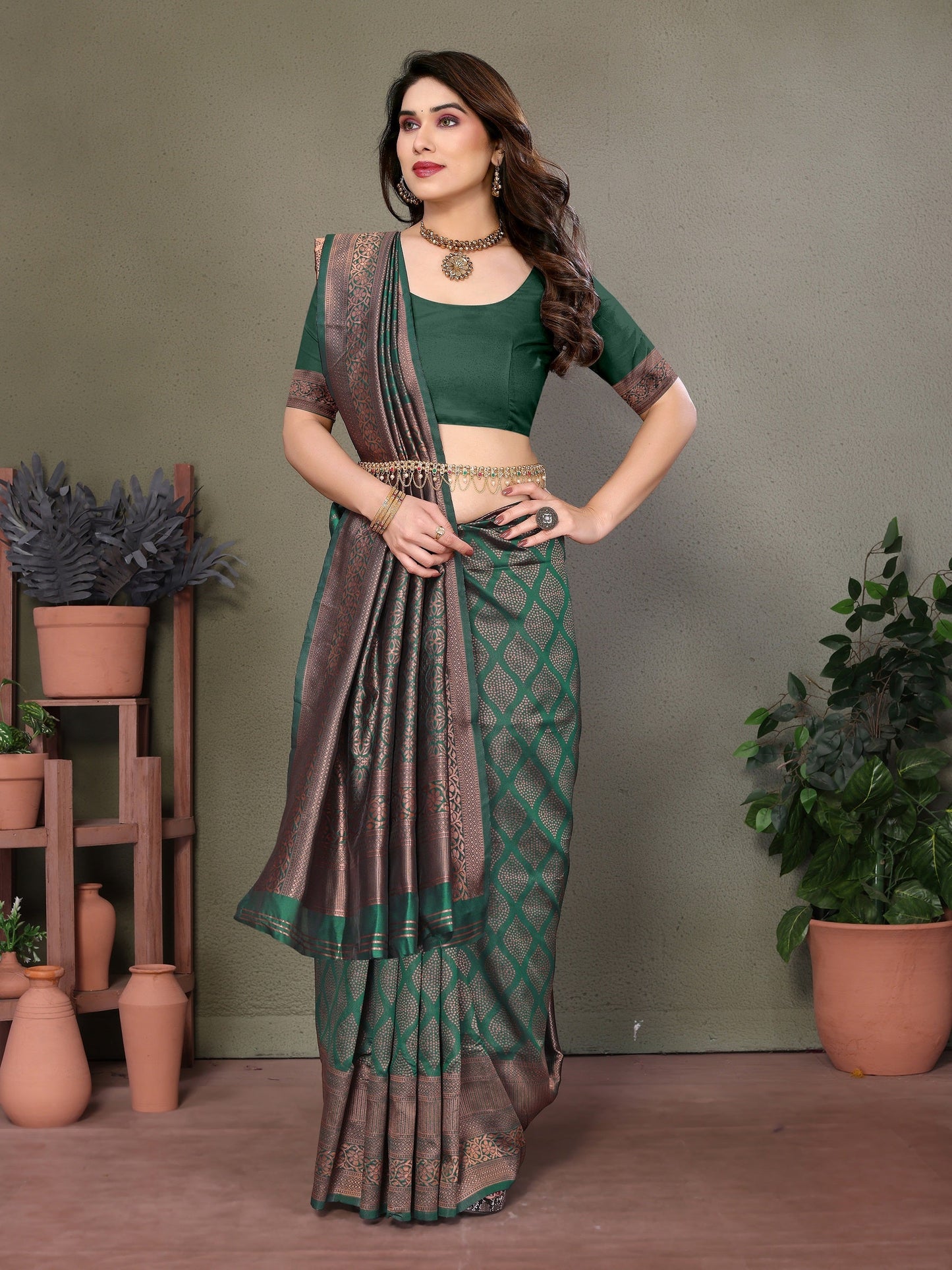 Vedant Vastram Litchi Silk Banarasi Silk Saree - Bottle Green