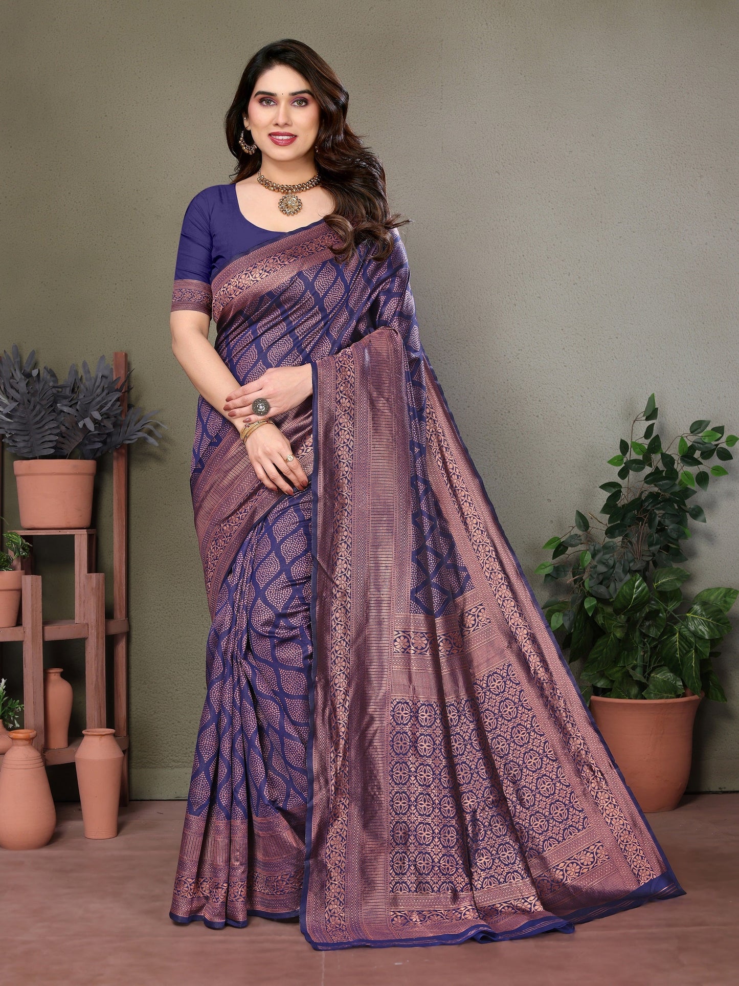 Vedant Vastram Litchi Silk Banarasi Silk Saree - Navy