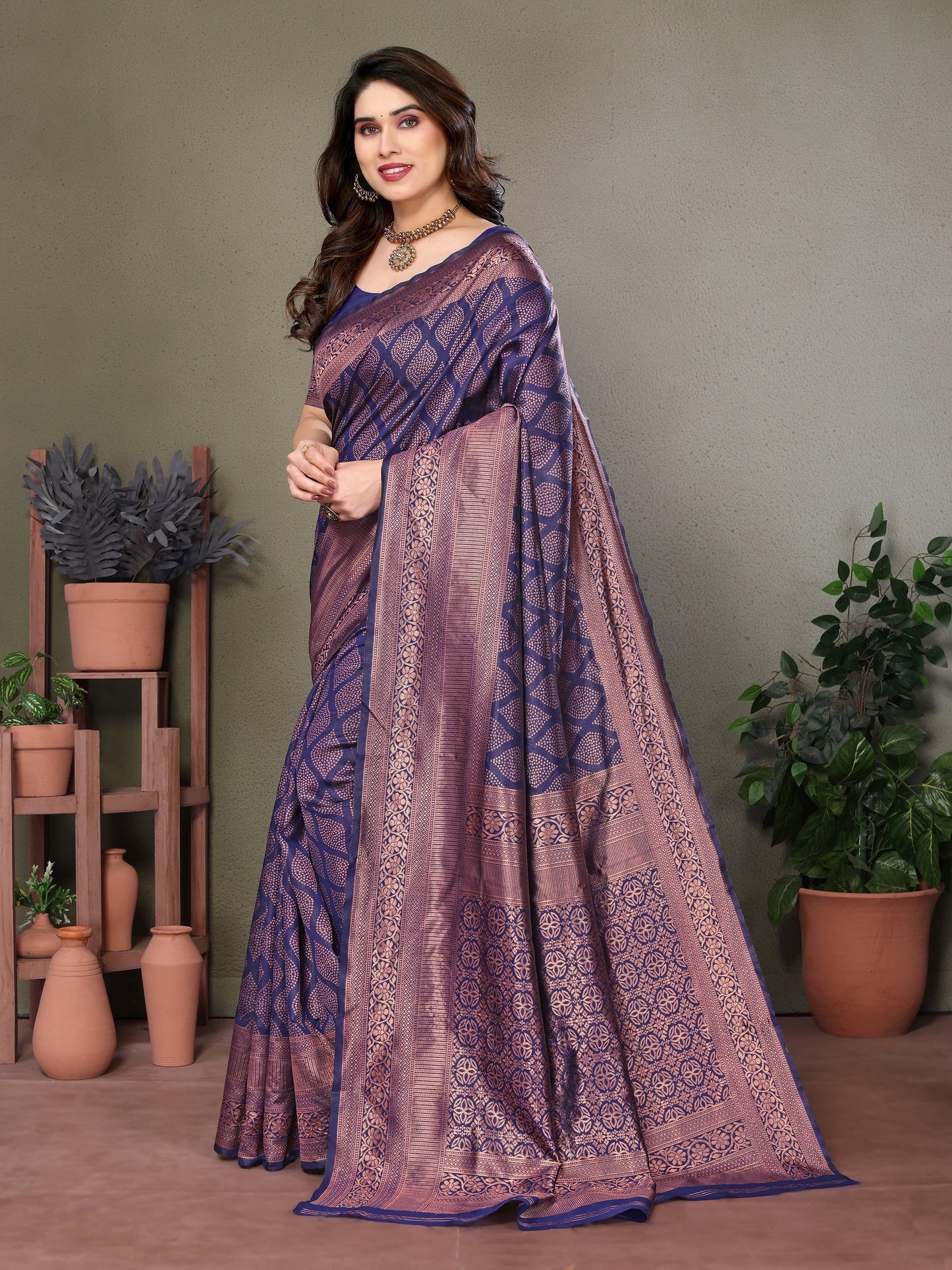 Vedant Vastram Litchi Silk Banarasi Silk Saree - Navy