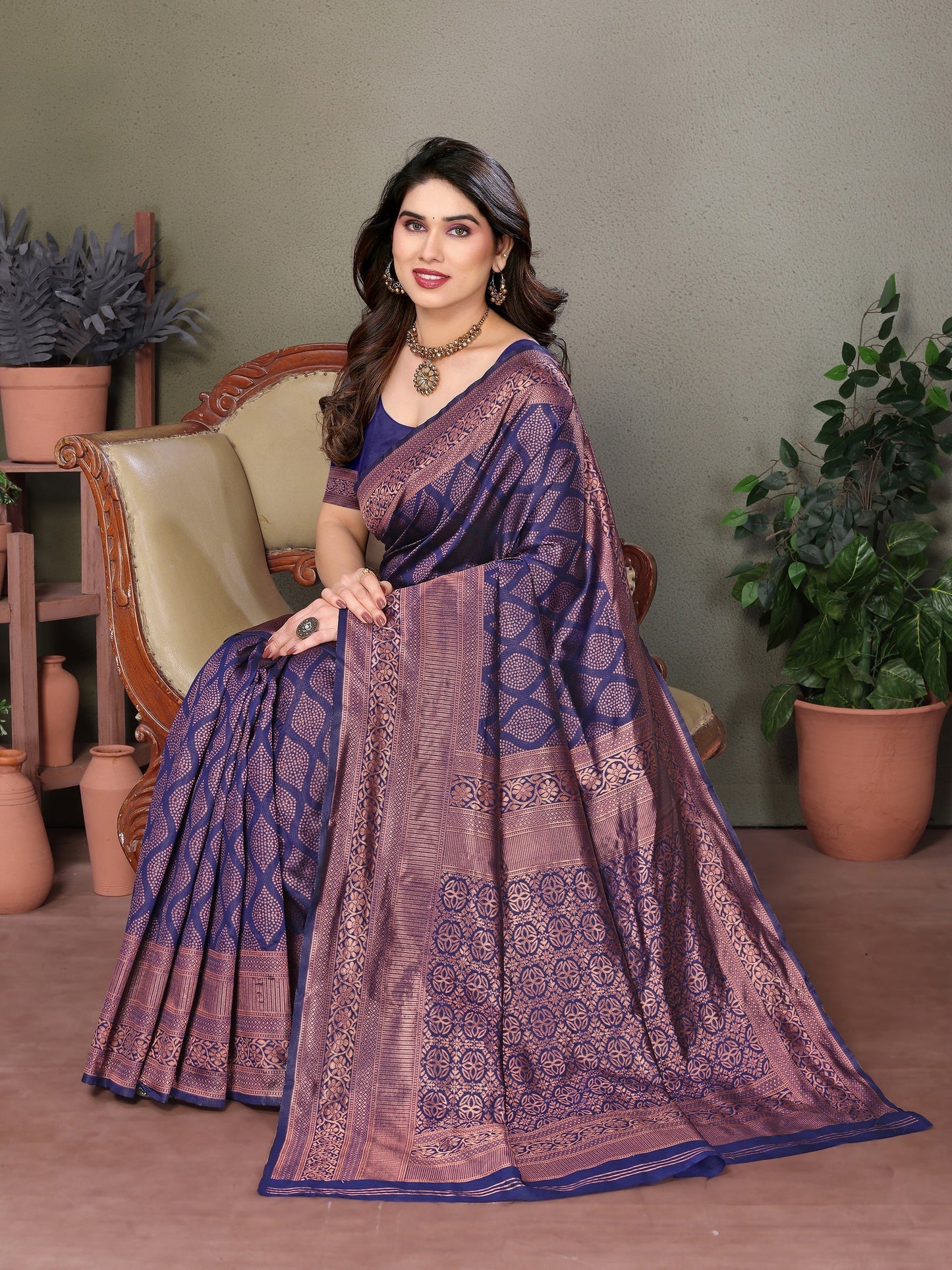 Vedant Vastram Litchi Silk Banarasi Silk Saree - Navy