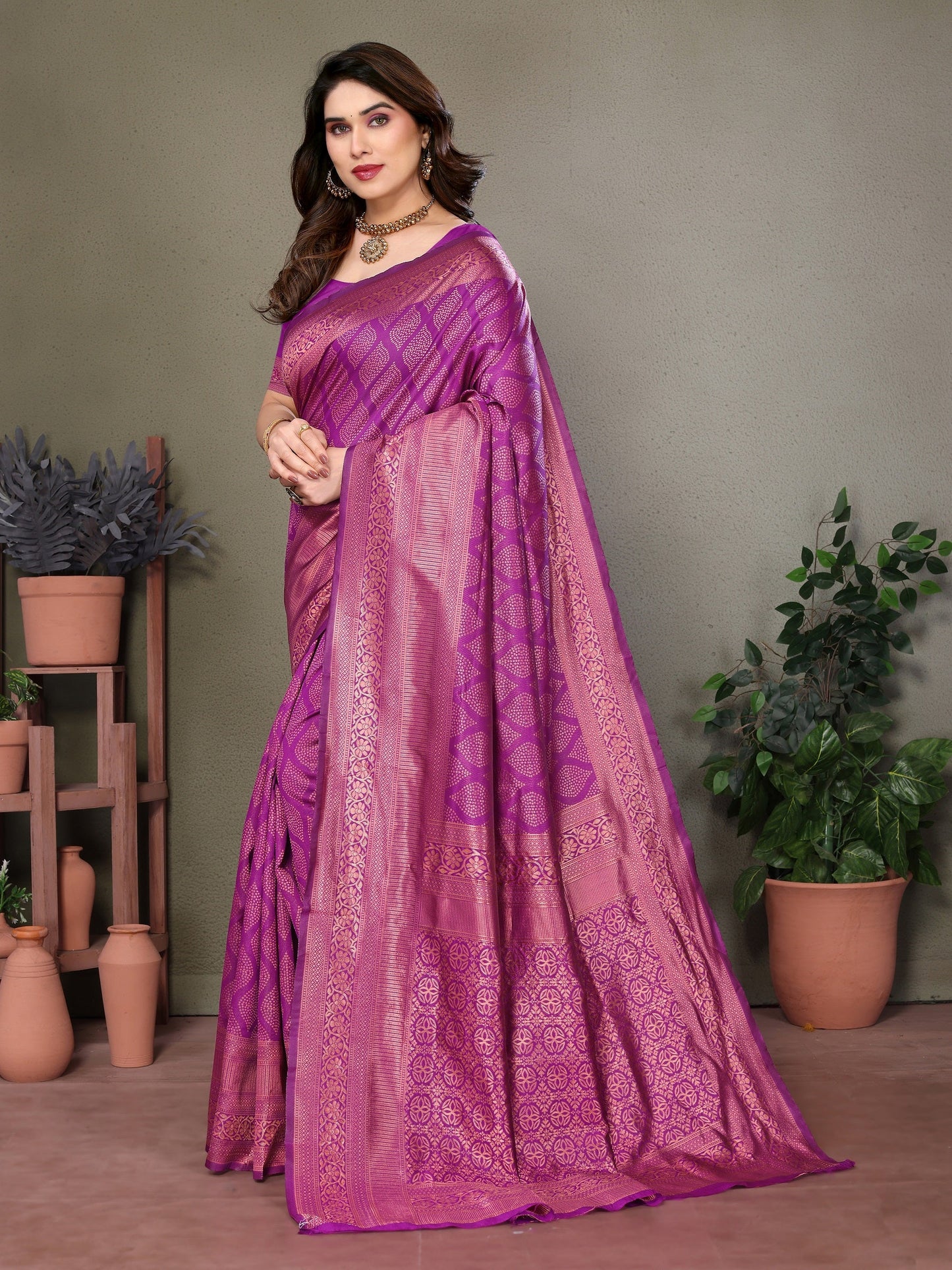 Vedant Vastram Litchi Silk Banarasi Silk Saree - Purple