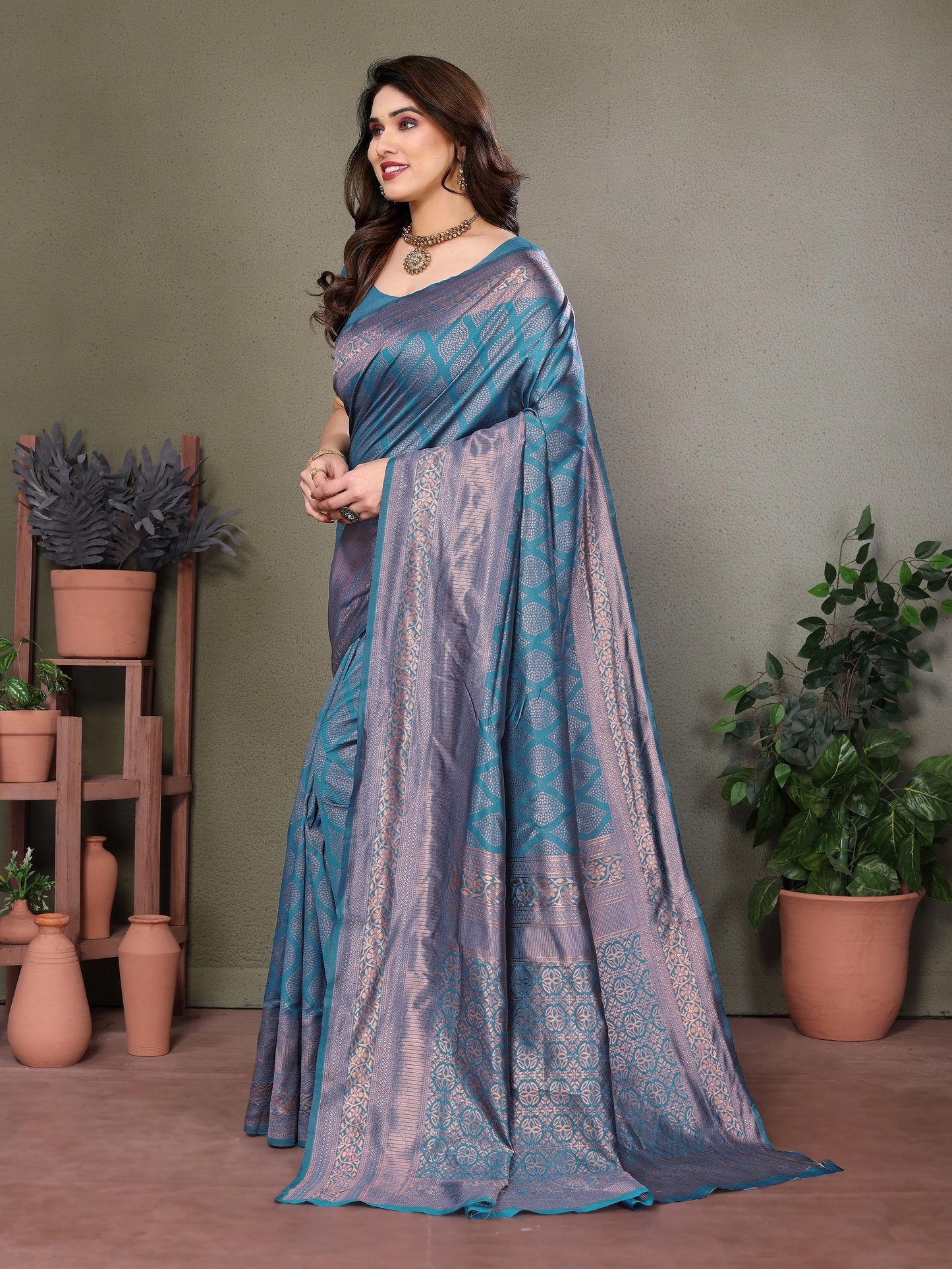 Vedant Vastram Litchi Silk Banarasi Silk Saree - Rama